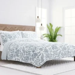 Quilts-Kirkland's Home Blue Jacobean Reversible 3-Pc. King Quilt Set Blue/White