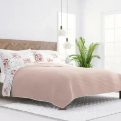 Quilts-Kirkland's Home Blush Patchwork Reversible 3-Pc. King Quilt Set Pink/White/Gray