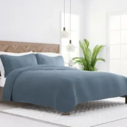 Quilts-Kirkland's Home Floral Stitch 3-Pc. King Quilt Set Blue