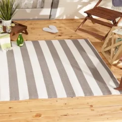 Outdoor Rugs-Kirkland's Home Irene Gray Daffodil Outdoor Area Rug, 4X7 Gray/White