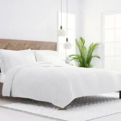 Quilts-Kirkland's Home Stitched Diamond 3-Pc. Queen Quilt Set White