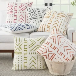 Pillows-Kirkland's Home White And Black Tufted Geo Throw Pillow White/Black